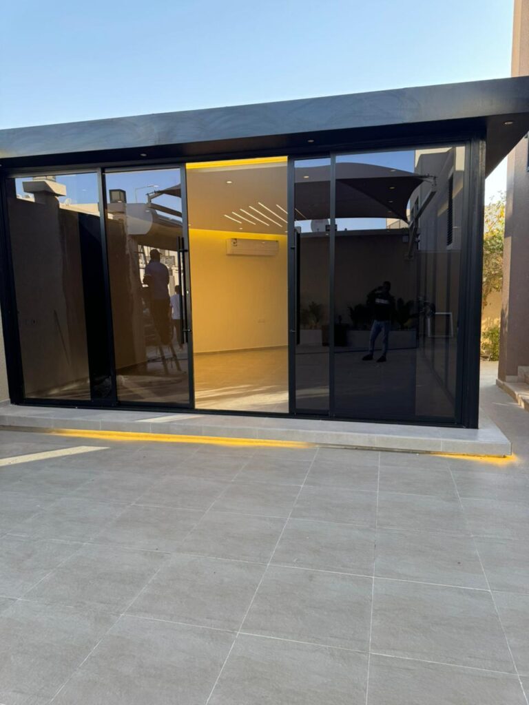 غرف زجاجية (10)